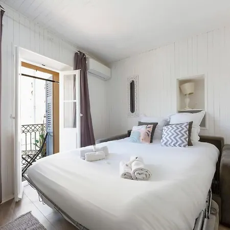 Studio On Place Nationale In The Center Of Antibes With Its Balcony ! Apartment Antibes