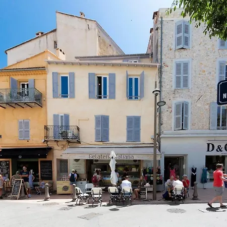 Studio On Place Nationale In The Center Of Antibes With Its Balcony ! Apartment *