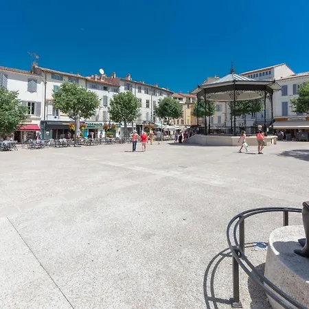 Studio On Place Nationale In The Center Of Antibes With Its Balcony ! * Antibes